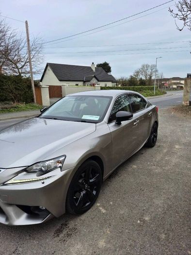 Lexus is300h sport