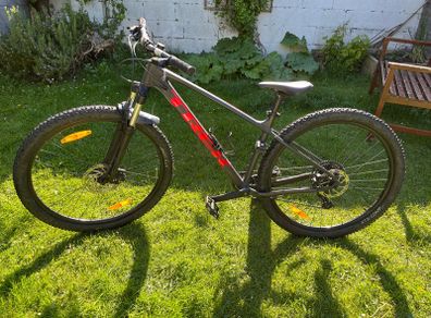 Trek Marlin 5 gen 3 mountain bike