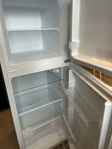 Powerpoint fridge freezer