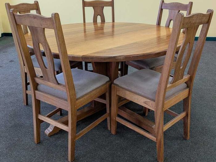Dining Table and 5 Chairs