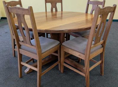 Dining Table and 5 Chairs