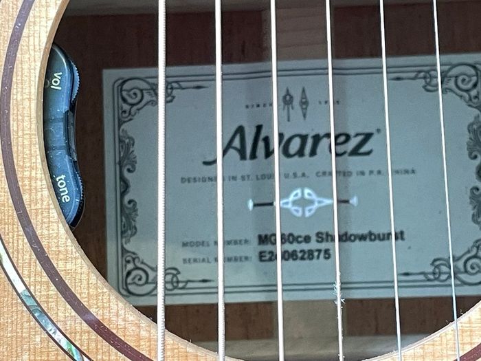 Alvarez Masterworks MG60 ce -all solid woods