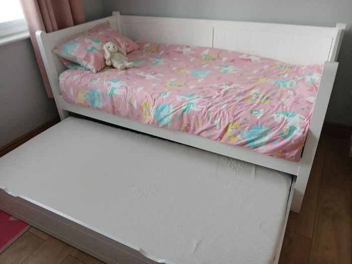 Day bed with trundle bed plus mattresses
