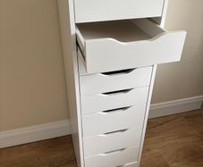Chest of nine drawers