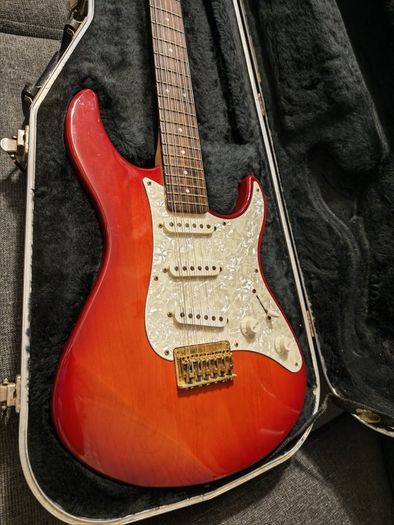 Yamaha Pacifica 303-12 Electric Guitar Made in Taiwan with Hard Case