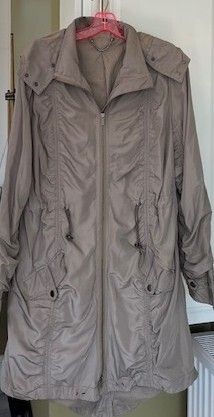 Dutch Brand Yaya Coat Jacket Ladies. Medium. Sage Green / Khaki. Satin Finish.  Detachable hood. Excellent. Proceeds To Medecins Sans Frontieres.