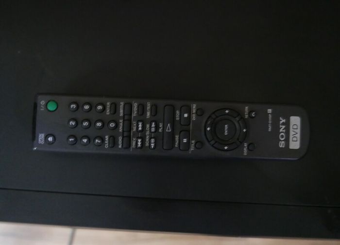 Sony DVP-S335 DVD CD DVD Video CD Player With Remote, works well.