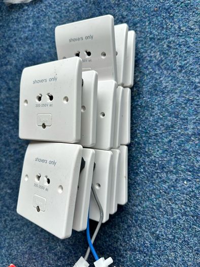 MK by Honeywell F1210 WHI Shaver Socket White
