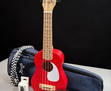 Ukulele + Case + Tuner + Capo