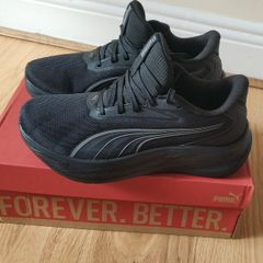 Puma womens runners New!