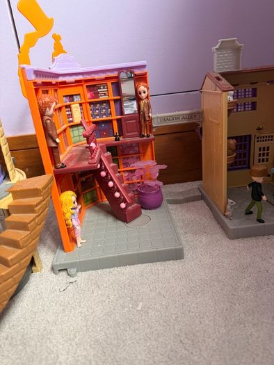Harry Potter Magical Minis; Hogwarts Castle and additional Playsets