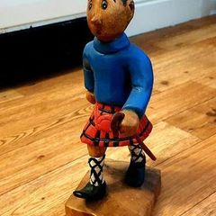 Vintage Hand-Carved Highlander Figurine - Tintin Black Island Style