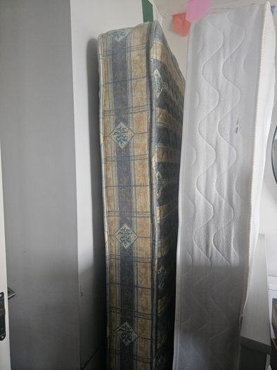 single beds with mattress