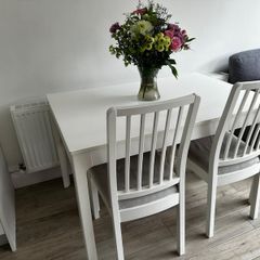 Table & Chairs