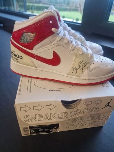 Air Jordan 1 Mid SS Chicago