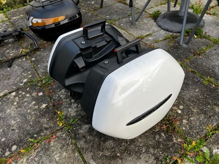 White Yamaha FJR Panniers Left + Right + Liners