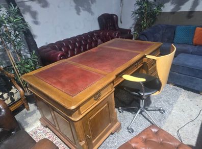 large partners desk+Calligaris chair