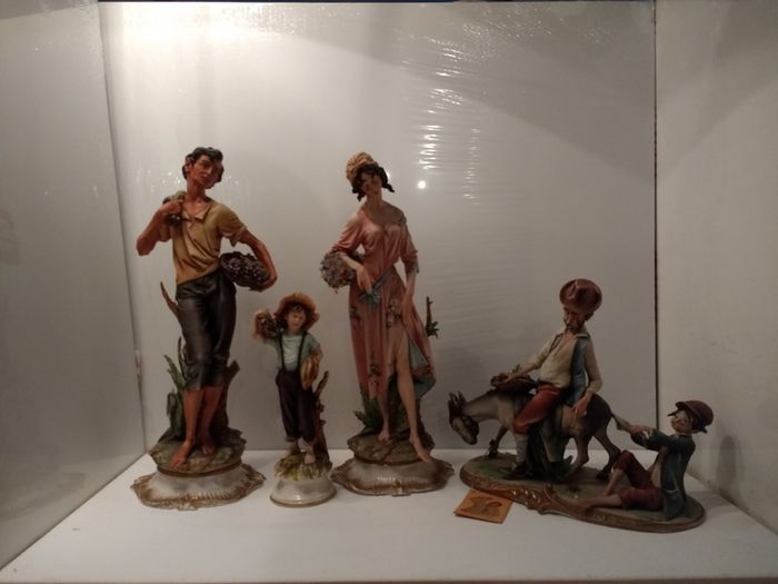 Capodimonte Figurine set (Rare Vintage Collectibles)