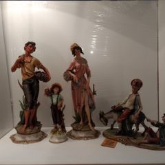 Capodimonte Figurine set (Rare Vintage Collectibles)