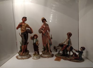 Capodimonte Figurine set (Rare Vintage Collectibles)