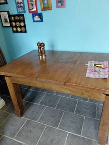 Kitchen table extendable and 4 chairs