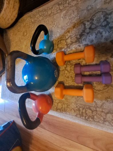 Home Gym Weights Set Kettlebells & Dumbbells 10kg, 8kg, 4kg, 3kg & 1kg