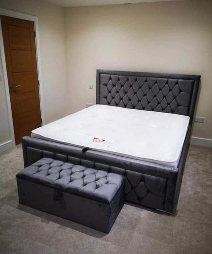Chesterfield Hilton Double bed