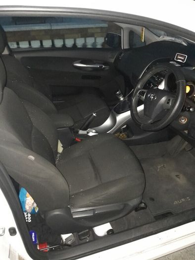 toyoa auris van
