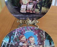 Vintage 2 Wall plates Goebel & Edwardian