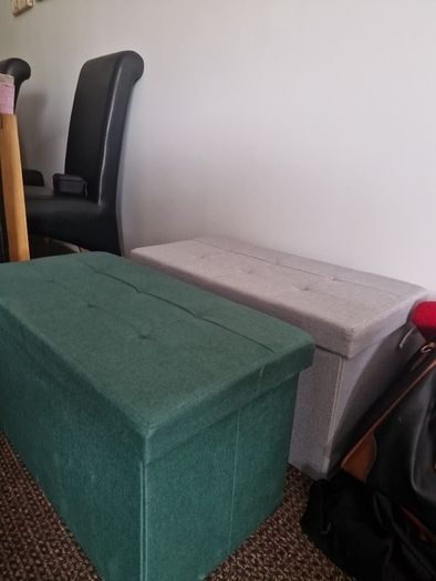 2x boxes with cushion