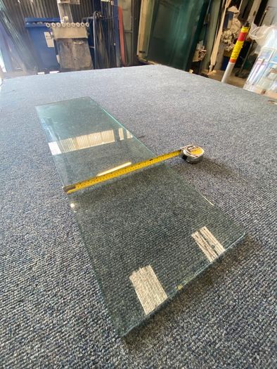 61 x 10mm Toughened Glass Shelves - 1185mm x 350mm