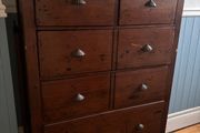 chest of drawers