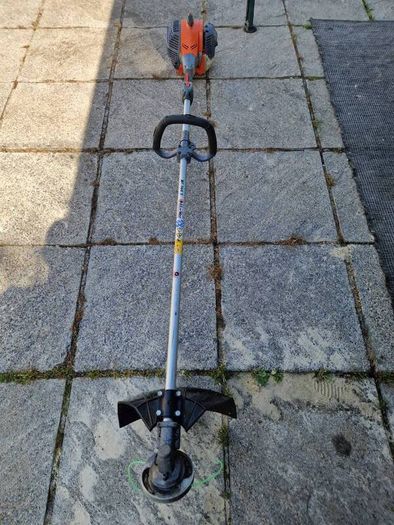 Oleo-Mac 240s grass trimmer