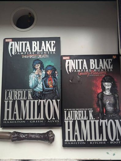 2 new vampire comics books