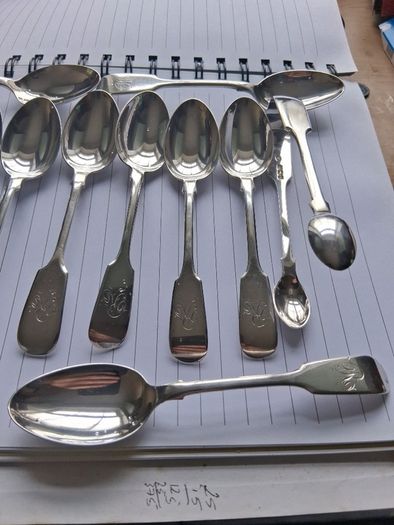 12 X John Round Fiddle Pattern Sterling Silver Teaspoons Plus Tongs (275 grams)