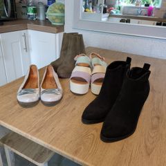 Size 5 women's mixed shoes