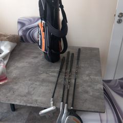 Kids golf set. Right handed clubs