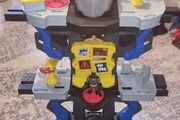 Fisher-Price Imaginext DC Super Friends Transforming Batcave