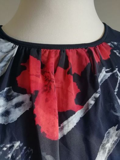Ladies Top From Quiz. New Size 16 Floral Payment By REVOLUT or PAYPAL