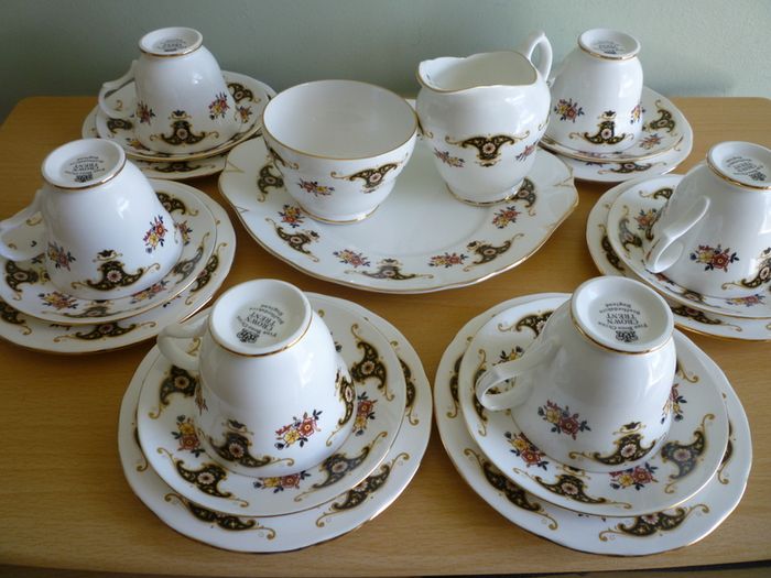 Crown Trent Fine bone China Staffordshire England tea coffee set. Complete 21 piece set