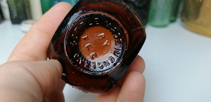 58 - Beautiful Vintage 4oz Bovril Dark Brown Glass Embossed Letters Jar