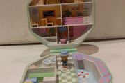 Vintage 1990 Vintage Polly Pocket School Compact