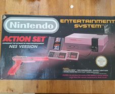 Nintendo NES Action Set Console  Complete In Box w/ Mario Duck Hunt & Zapper