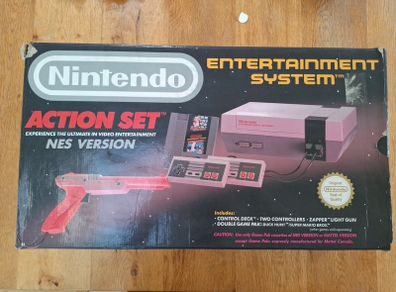 Nintendo NES Action Set Console  Complete In Box w/ Mario Duck Hunt & Zapper