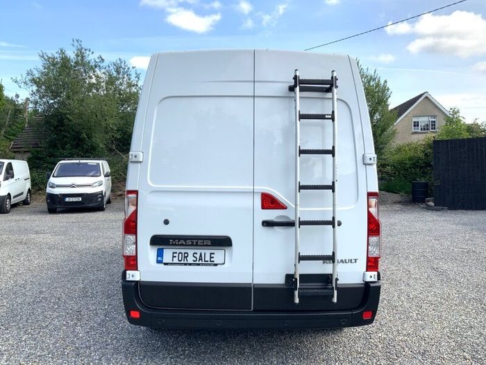 Renault Master Mwb 2.3 Dci ( 1 year warranty ) .