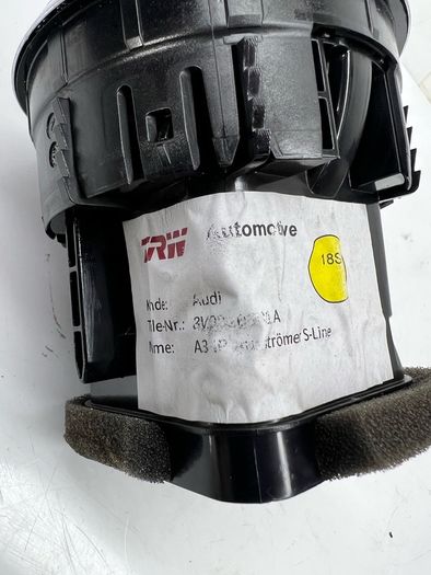 Audi A3 Sportback 8V Dashboard Vent Opening 8V0820901A 2014 A2l6b2s