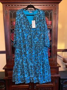 SAMOON FURTHER REDUCED. . New Tunic Dress In Shades Of Turquoise,Sapphire   Blue And Black . Length is 45 Inches