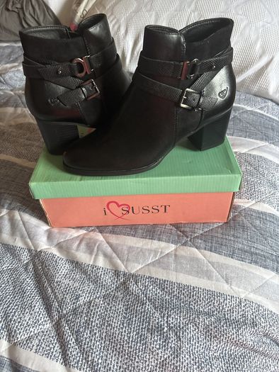 ankle boots