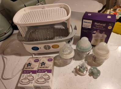 Steriliser + bottles