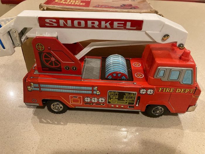 Yonezawa Japan Tin Battery Operated Snorkle Fire Engine Mint in Box